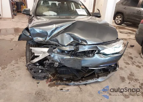 2017 BMW 330I xDrive z USA, uszkodzony, nr VIN WBA8D9G36HNU65633